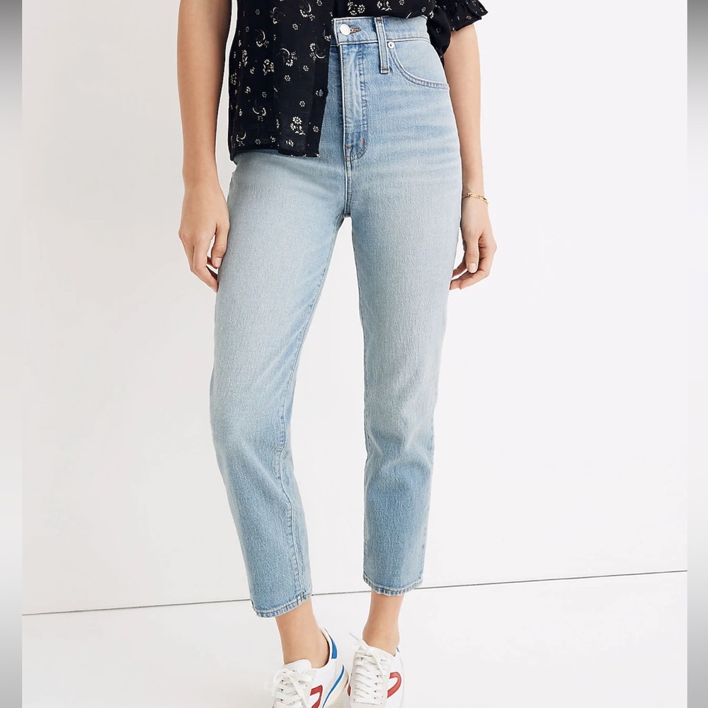 Madewell Classic Straight Jeans in Meadowland Wash